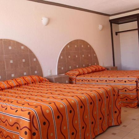 Hotel Plaza Sahagun Ciudad Sahagun Экстерьер фото