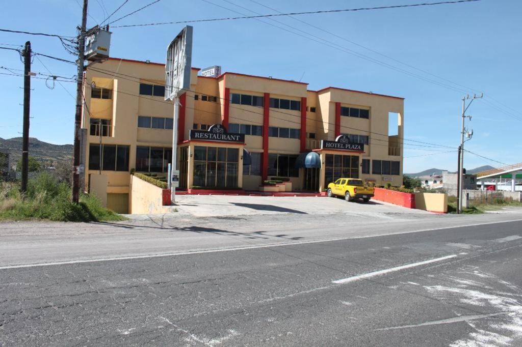 Hotel Plaza Sahagun Ciudad Sahagun Экстерьер фото